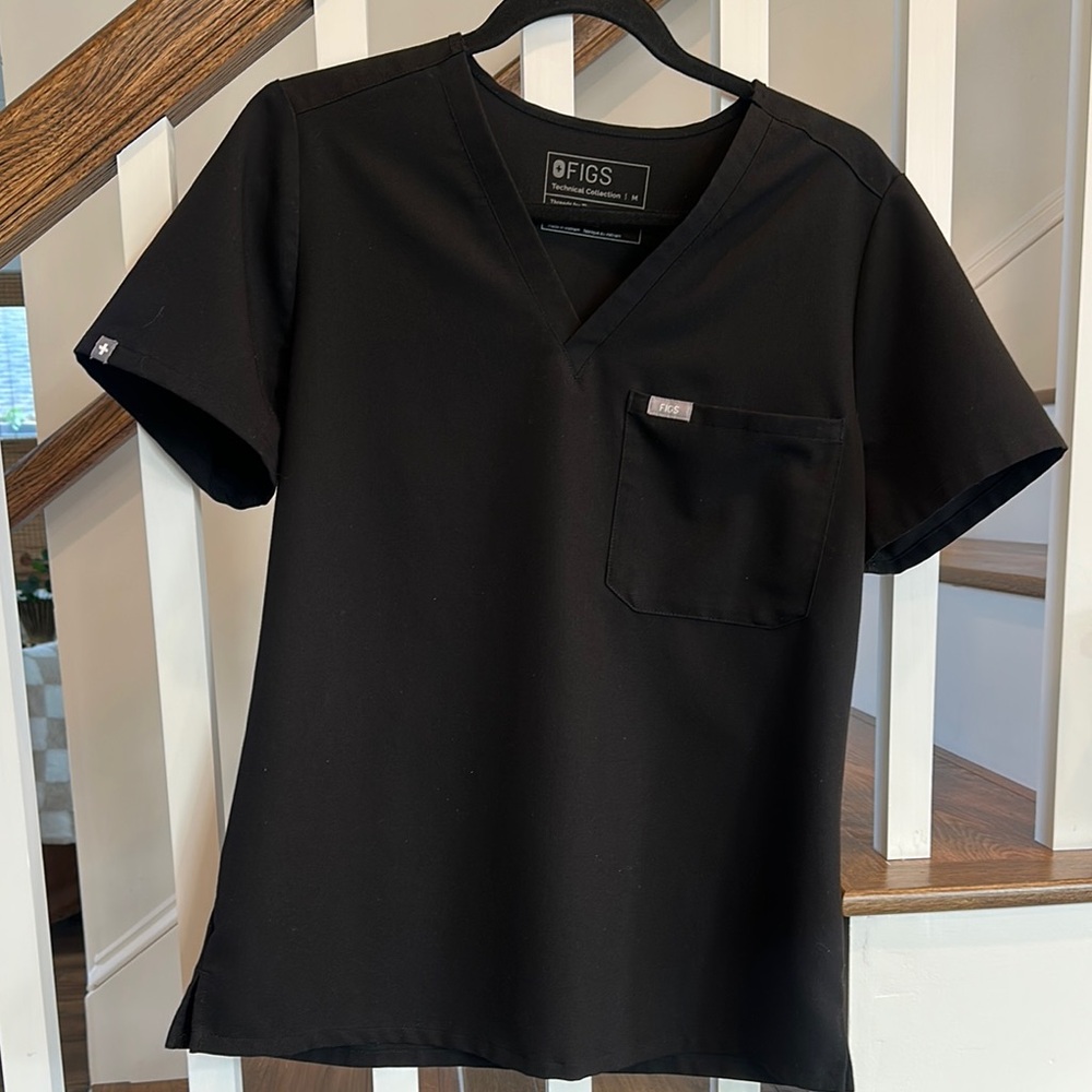 Figs women black top - Like new